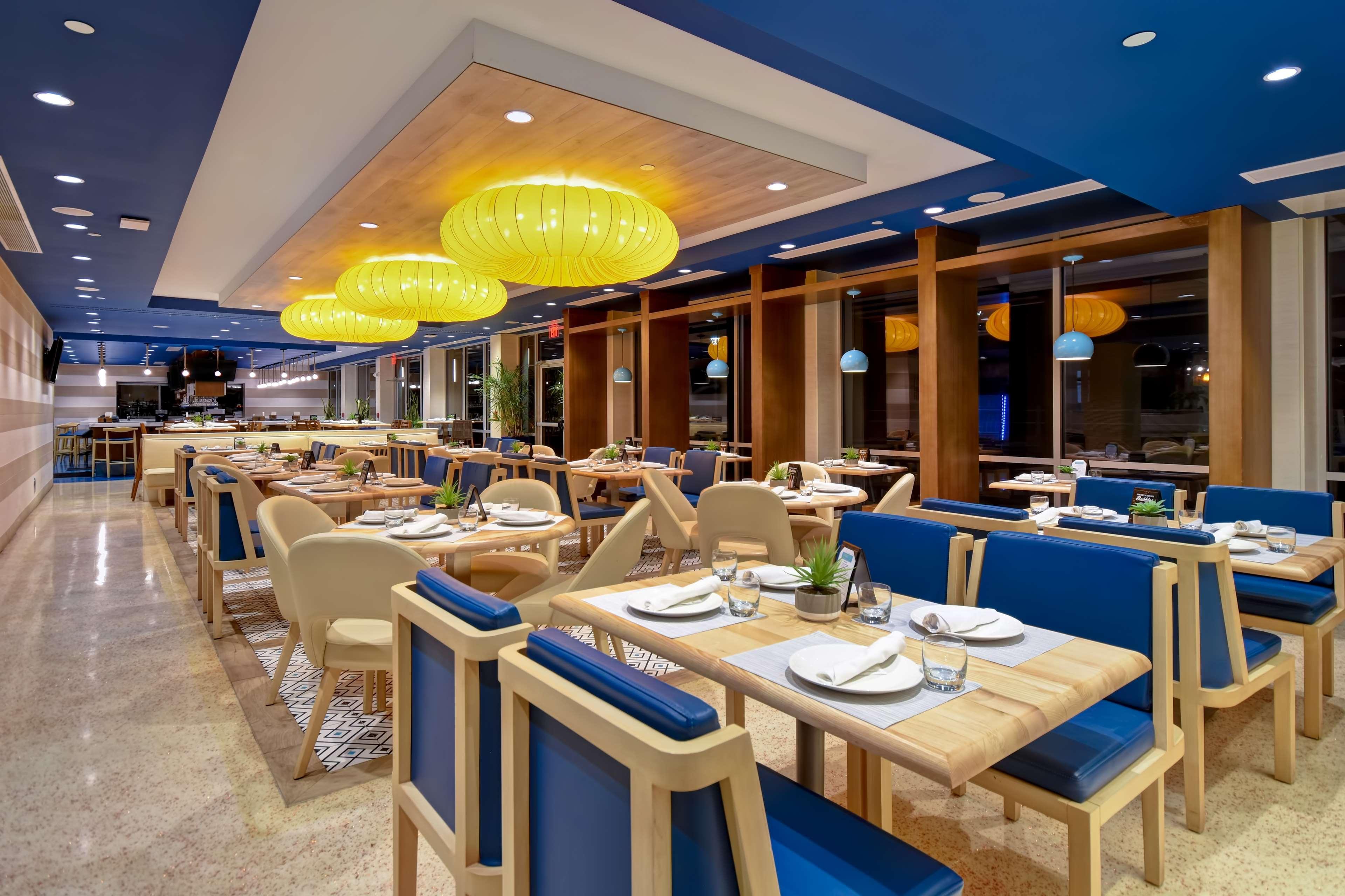 Doubletree By Hilton Oceanfront Virginia Beach Exterior photo
