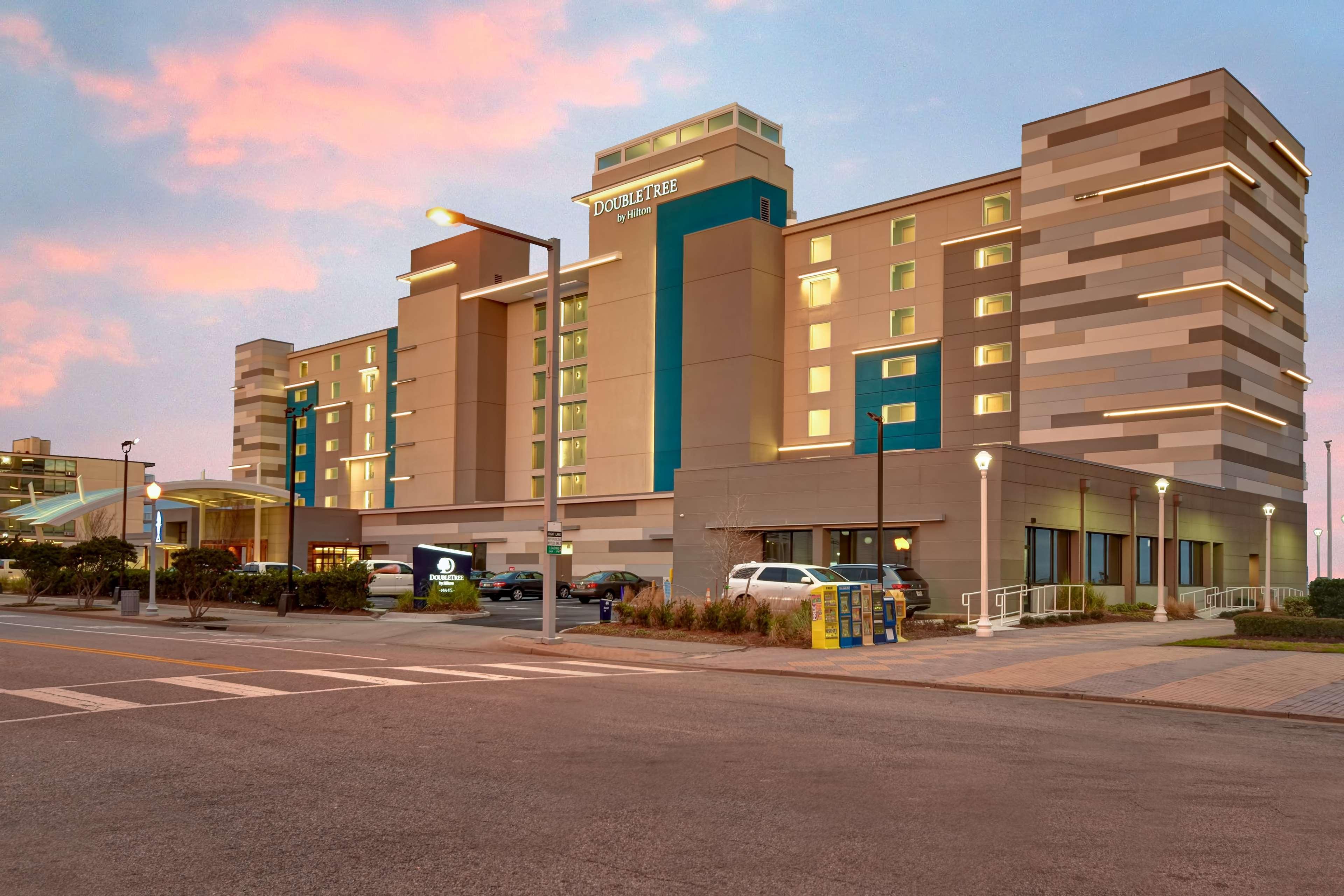Doubletree By Hilton Oceanfront Virginia Beach Exterior photo