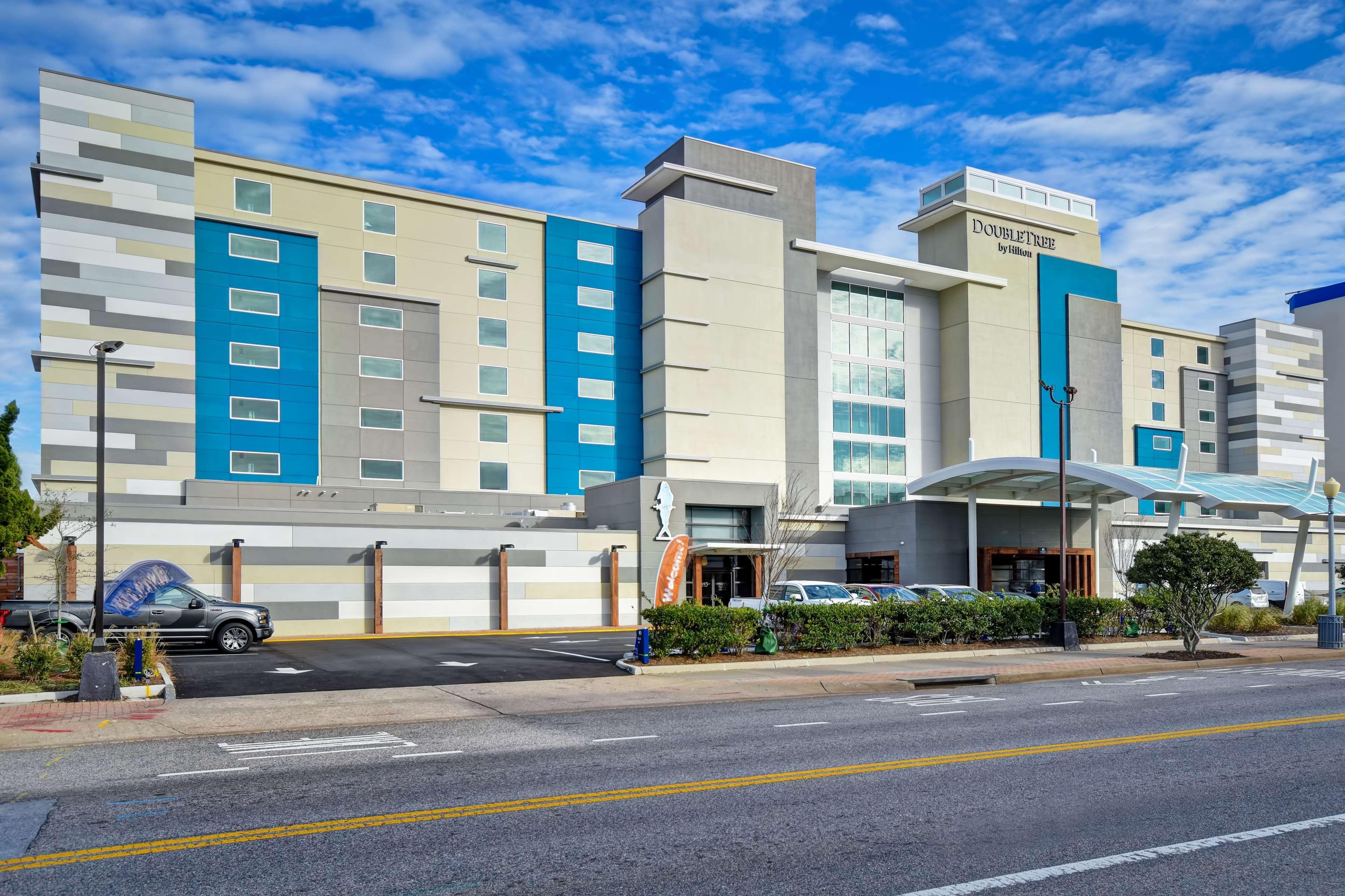 Doubletree By Hilton Oceanfront Virginia Beach Exterior photo