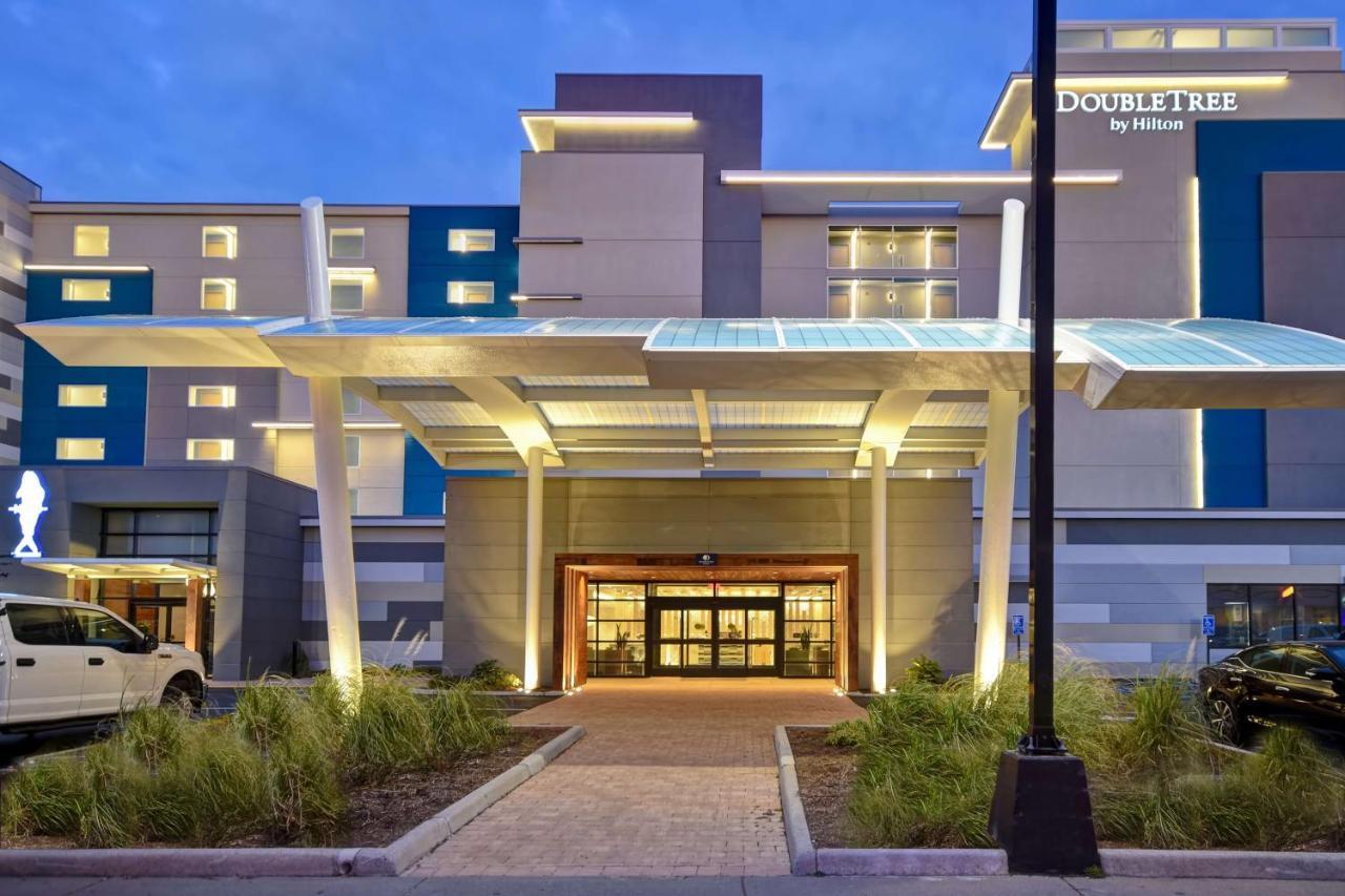 Doubletree By Hilton Oceanfront Virginia Beach Exterior photo