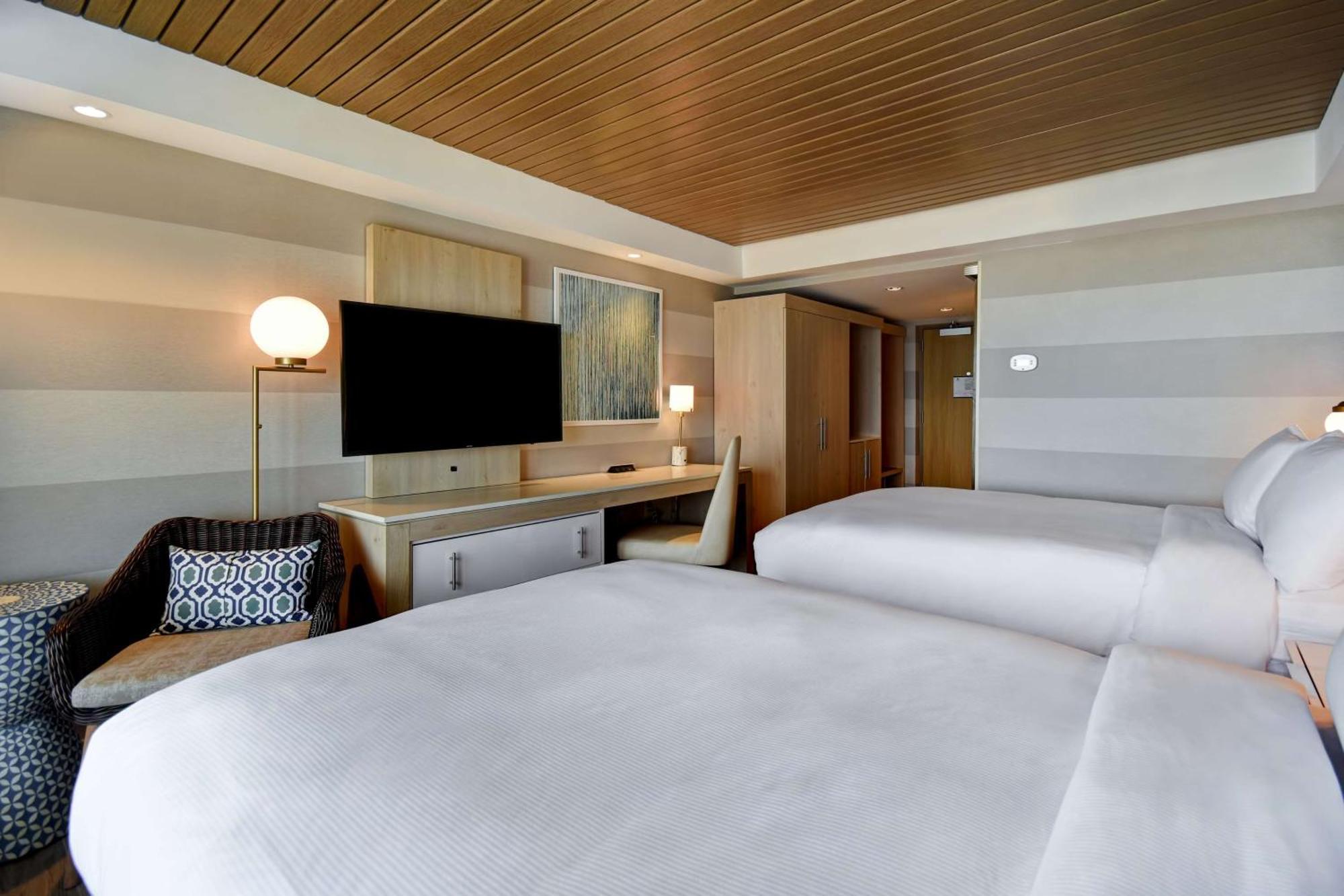 Doubletree By Hilton Oceanfront Virginia Beach Exterior photo