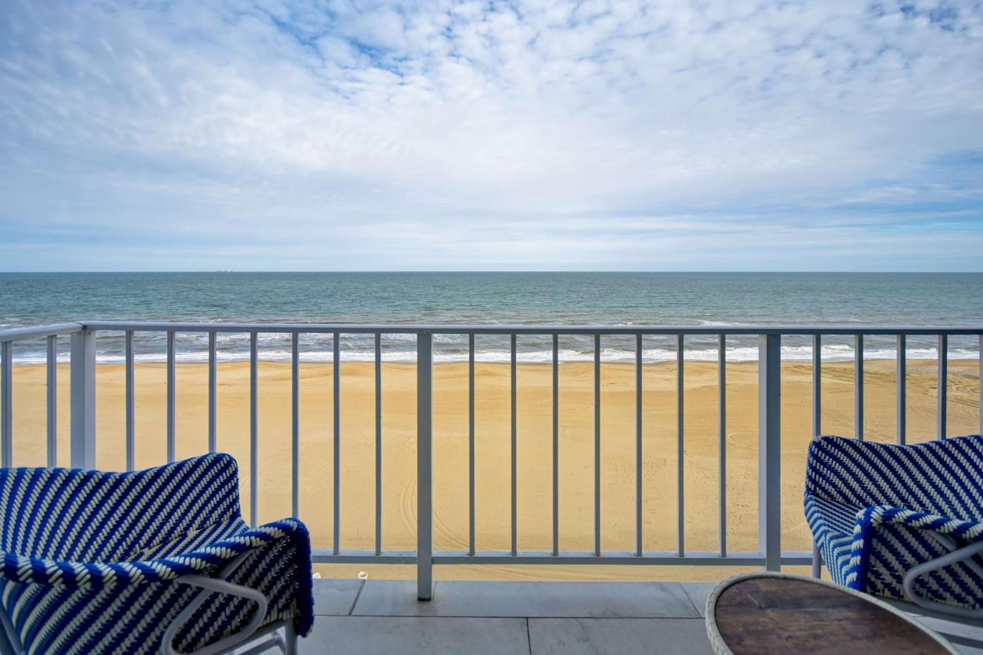 Doubletree By Hilton Oceanfront Virginia Beach Exterior photo