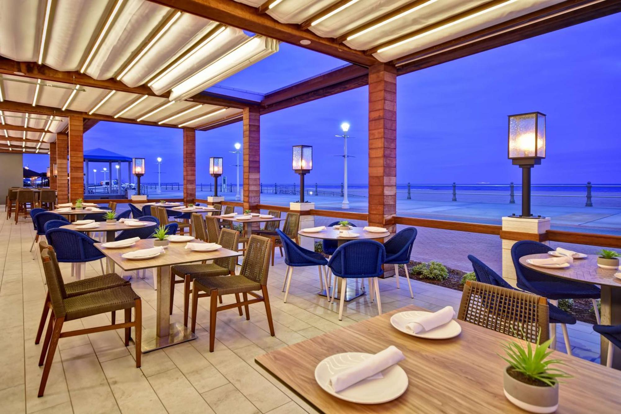 Doubletree By Hilton Oceanfront Virginia Beach Exterior photo