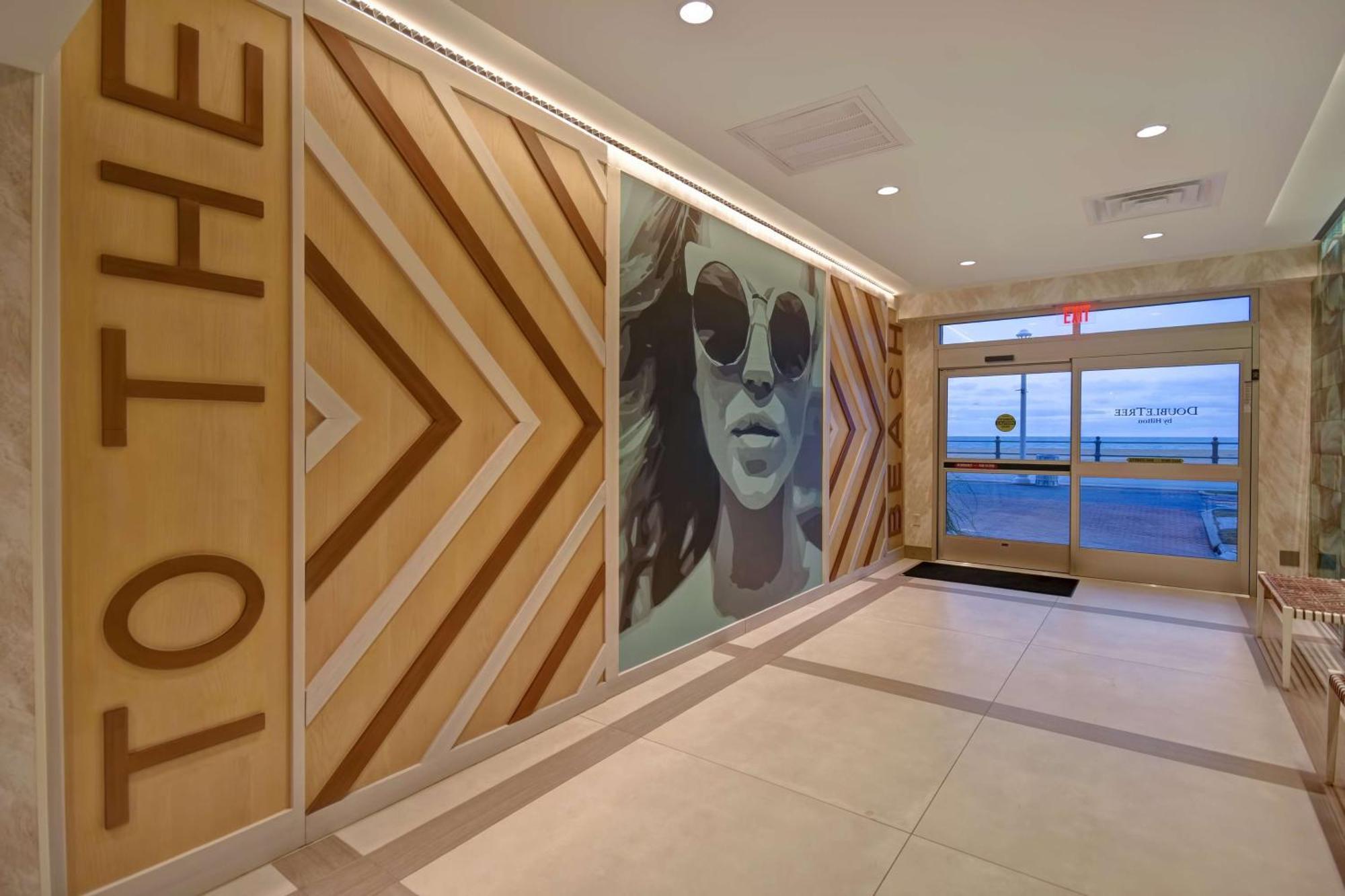 Doubletree By Hilton Oceanfront Virginia Beach Exterior photo